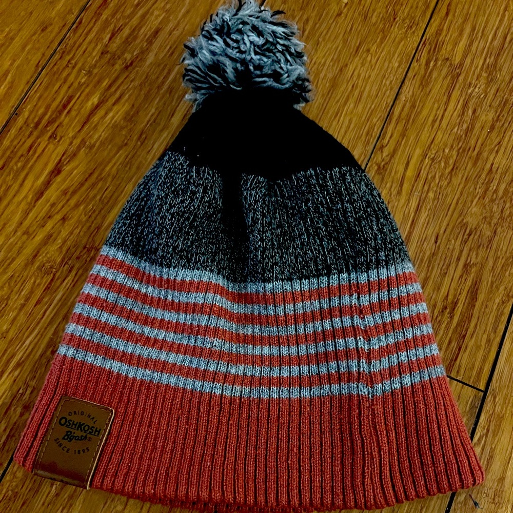 Very good condition-Oshkosh Boys size 4-7 winter hat